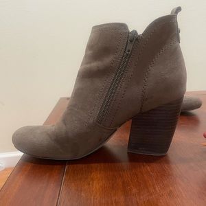 Women’s Boots Size 8